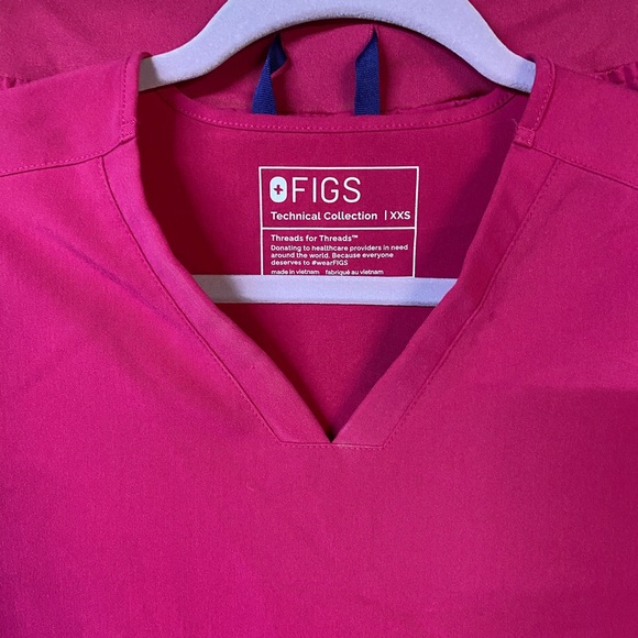 FIGS Technical Collection Magenta Scrub Set top xxs bottom xs/p - Picture 3 of 9